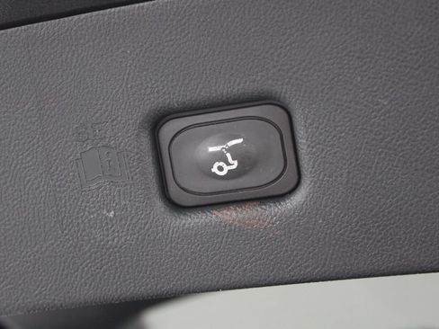 Used 2020 Lincoln Nautilus FWD w/ Equipment Group 101A image 16