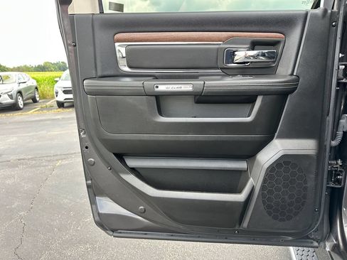 Used 2018 RAM 2500 Laramie w/ Snow Chief Group AWD/4WD image 33