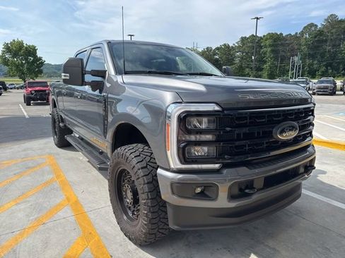 Used 2023 Ford F250 XLT w/ Black Appearance Package AWD/4WD image 3