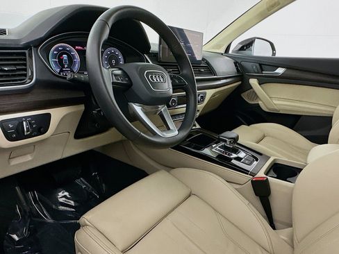 Used 2024 Audi Q5 e Premium Plus w/ Premium Plus Package image 7