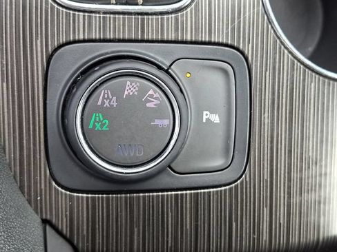 Used 2018 GMC Acadia SLT AWD/4WD image 25