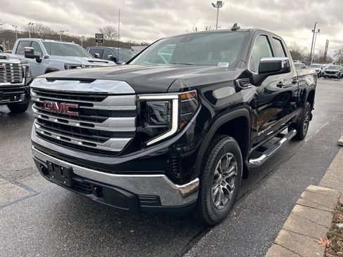 New 2026 GMC Sierra 1500 SLE w/ Preferred Package image 3