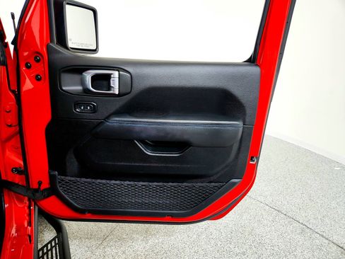 Used 2022 Jeep Wrangler Unlimited Rubicon 4xe image 36