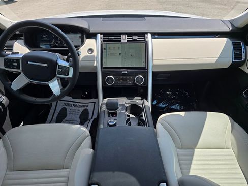 Used 2025 Land Rover Discovery S AWD/4WD image 43
