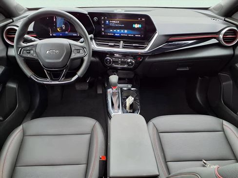 Used 2025 Chevrolet Trax RS w/ Sunroof Package image 11