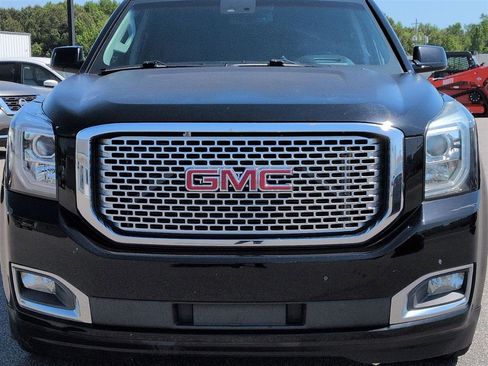 Used 2015 GMC Yukon XL Denali w/ Touring Package AWD/4WD image 8