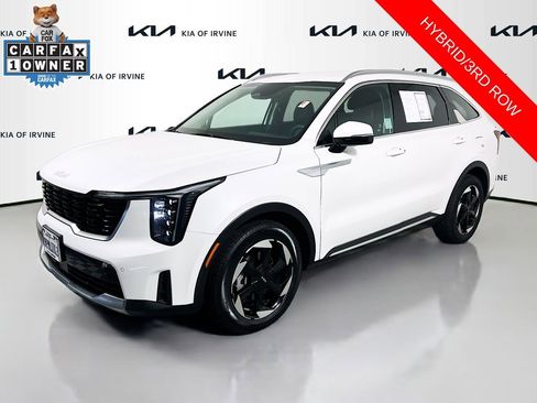 Certified 2025 Kia Sorento EX image 4