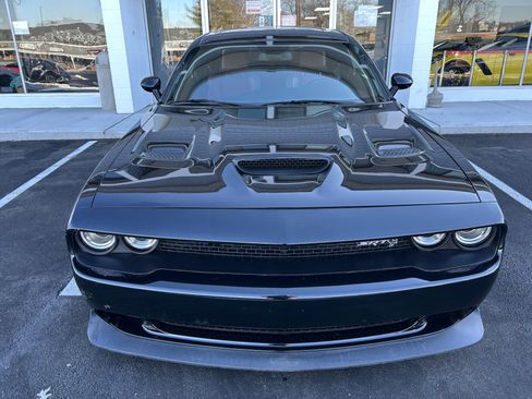 Used 2018 Dodge Challenger SRT Hellcat image 2