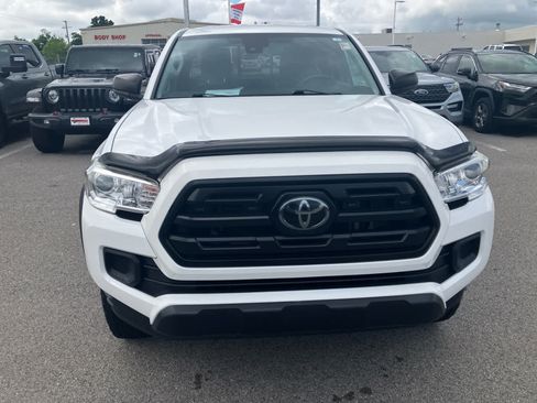Used 2019 Toyota Tacoma SR w/ SX Package AWD/4WD image 2