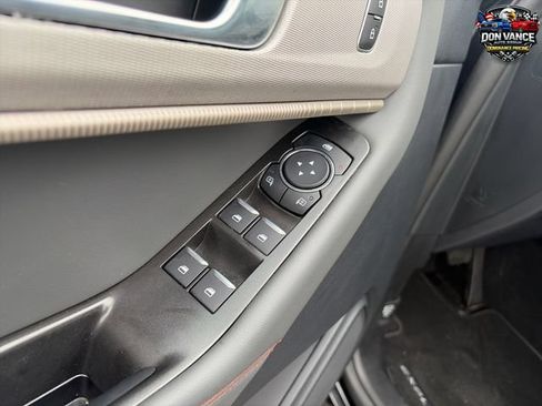 Used 2025 Ford Explorer Active w/ Active Comfort Package RWD image 12