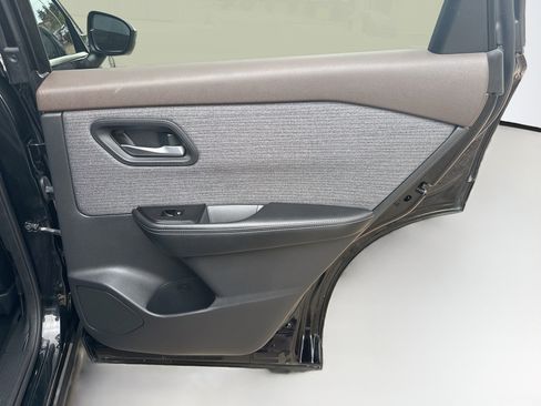 Used 2021 Nissan Rogue SV AWD/4WD image 30