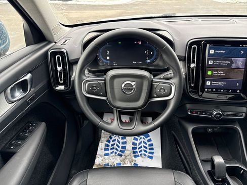 Used 2025 Volvo XC40 B5 Core image 15