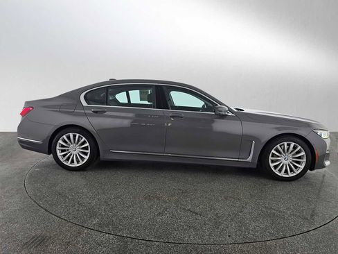 Used 2020 BMW 745e xDrive AWD/4WD image 2