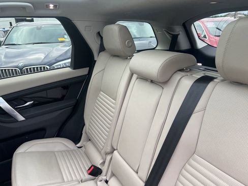 Used 2021 Land Rover Discovery Sport SE image 17