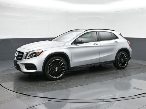 Used 2019 Mercedes-Benz GLA 250 4MATIC image 3