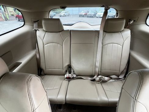 Used 2009 Buick Enclave CXL w/ Entertainment Package #4 AWD/4WD image 16