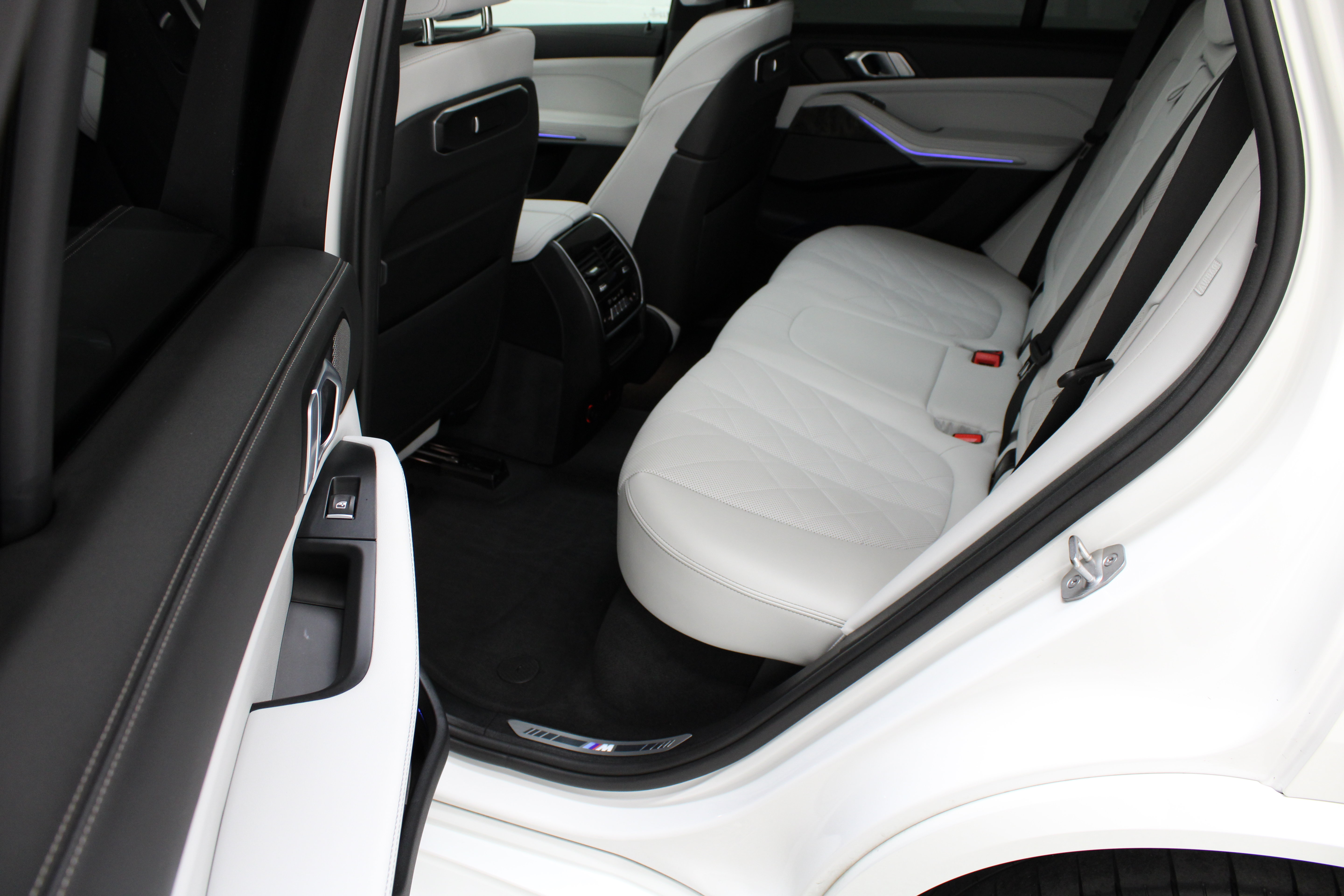 Used 2025 BMW X5 xDrive40i w/ M Sport Package AWD/4WD image 31