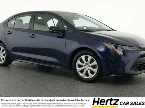 Used 2025 Toyota Corolla LE image 1