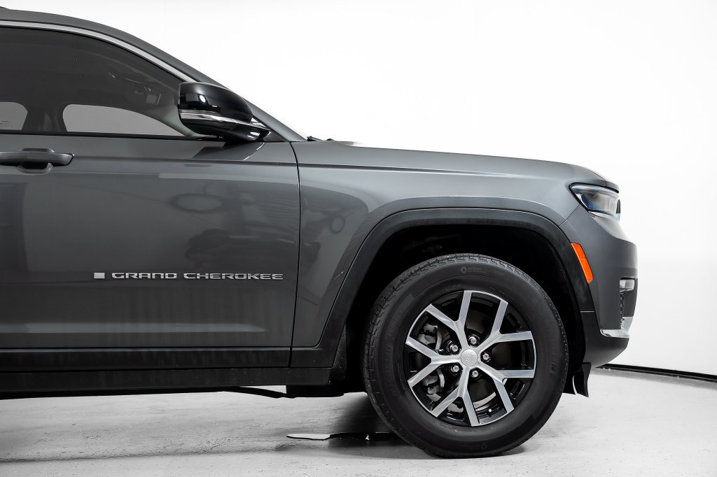 Used 2023 Jeep Grand Cherokee L Limited RWD image 4