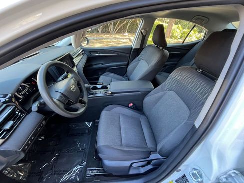 Used 2025 Toyota Camry LE image 25