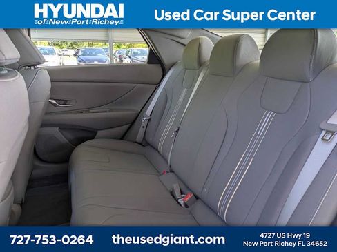 Used 2025 Hyundai Elantra Hybrid FWD image 14