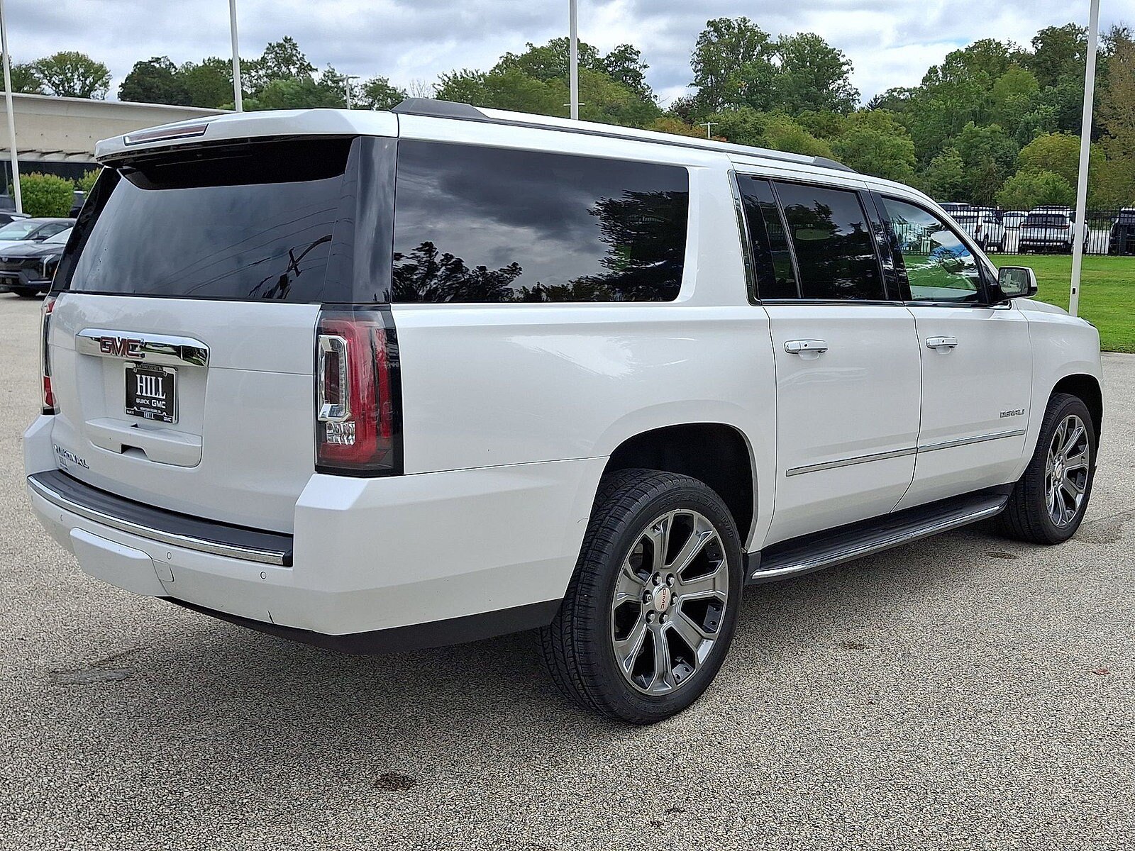 Used 2018 GMC Yukon XL Denali w/ Open Road Package AWD/4WD image 25