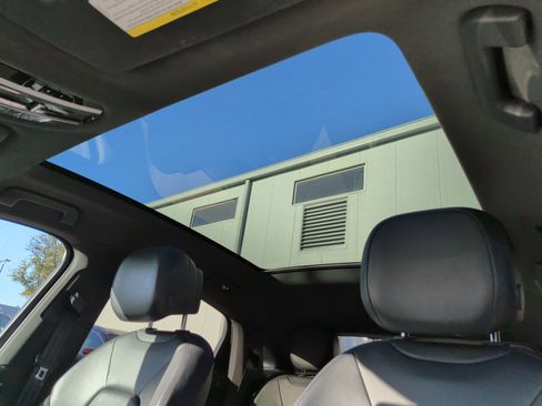 Used 2021 Porsche Cayenne Coupe image 27