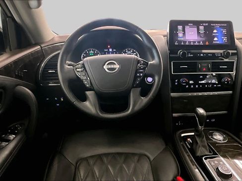 Used 2024 Nissan Armada Platinum w/ Captain's Chairs Package RWD image 5
