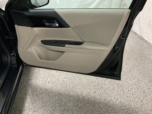Used 2017 Honda Accord LX image 21