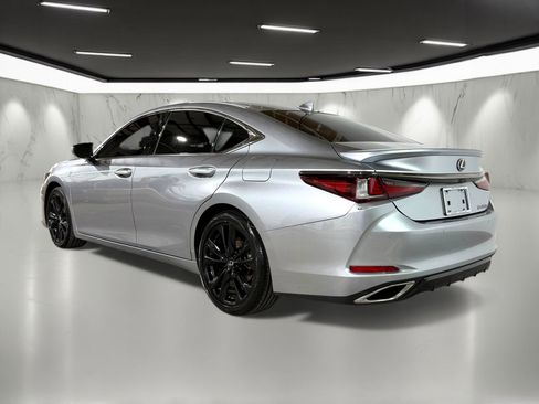 Used 2022 Lexus ES 350 F Sport image 3