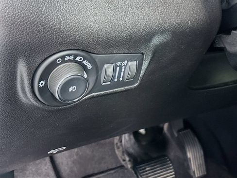 Used 2025 Jeep Compass Limited AWD/4WD image 10