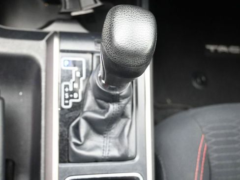 Used 2019 Toyota Tacoma SR5 RWD image 10