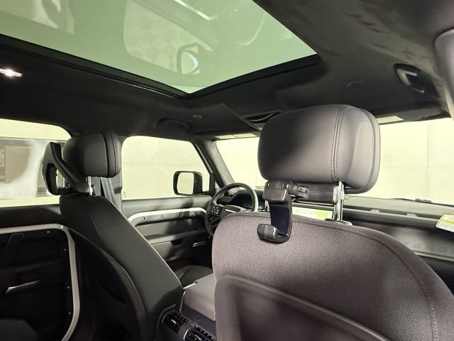 New 2026 Land Rover Defender 130 V8 AWD/4WD image 30