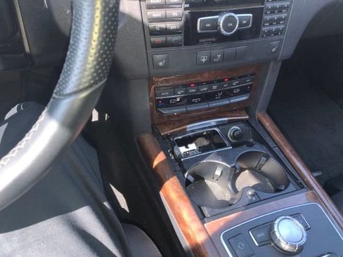 Used 2013 Mercedes-Benz E 350 4MATIC Sedan image 25