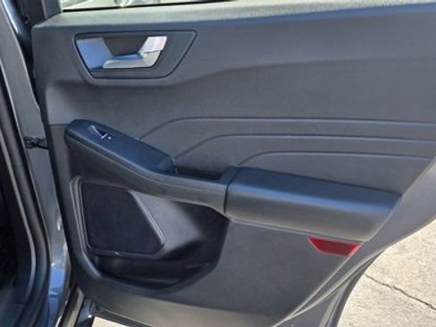 Used 2024 Ford Escape ST-Line image 12