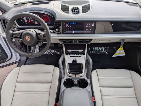 Certified 2026 Porsche Cayenne E-Hybrid AWD/4WD image 22