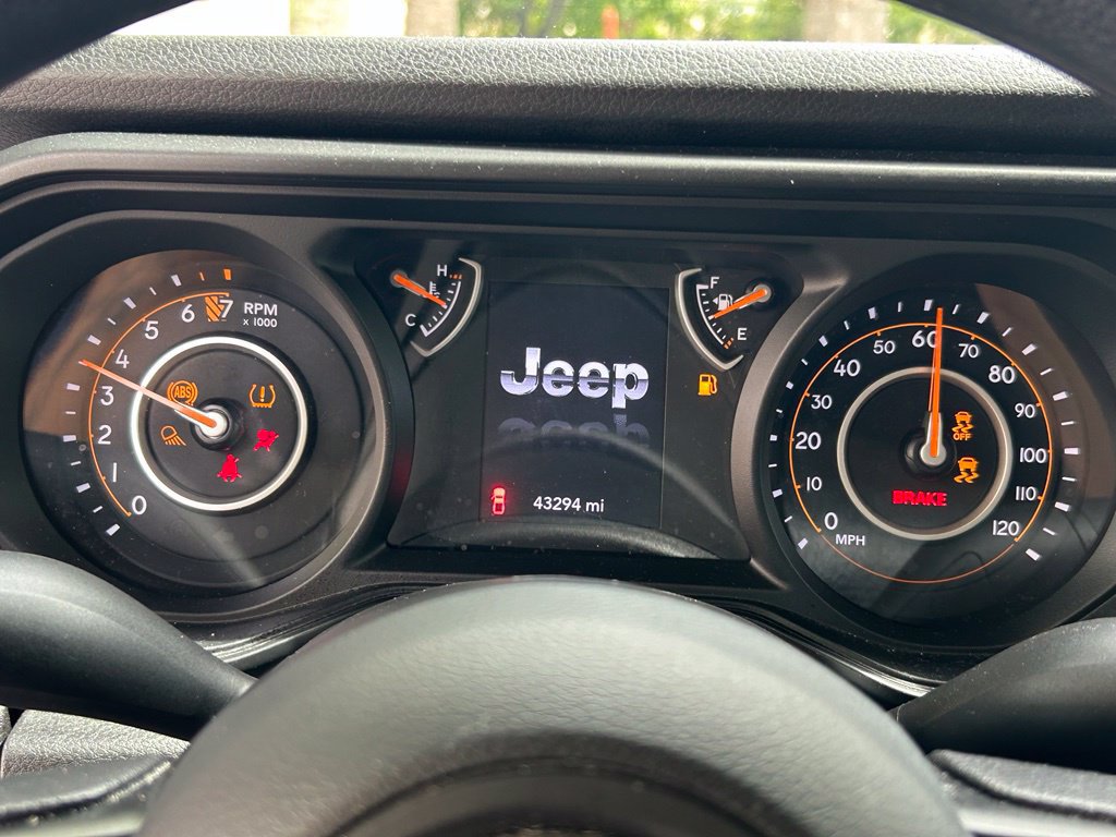 Certified 2024 Jeep Gladiator Sport AWD/4WD image 18