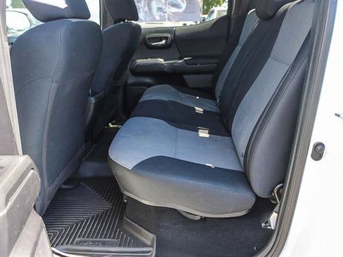 Used 2020 Toyota Tacoma TRD Off-Road image 19