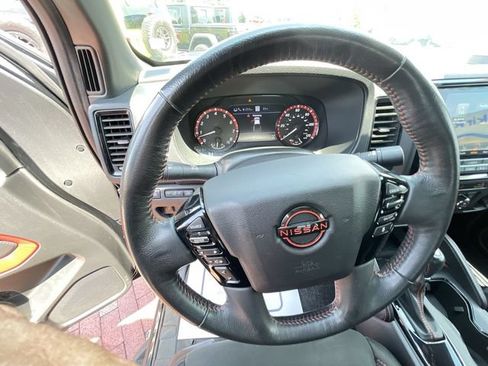 Used 2023 Nissan Frontier PRO-4X w/ Pro Convenience Package AWD/4WD image 11