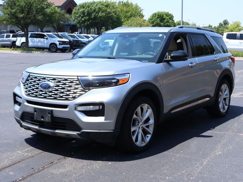 Used 2021 Ford Explorer Platinum w/ Equipment Group 601A AWD/4WD image 36
