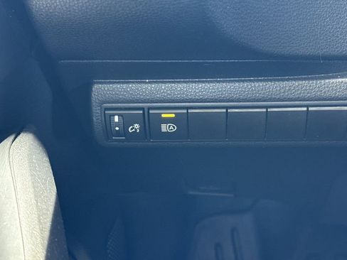 Used 2021 Toyota Corolla LE FWD image 35