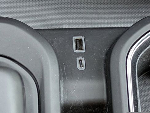 Used 2025 GMC Sierra 1500 AT4 image 24