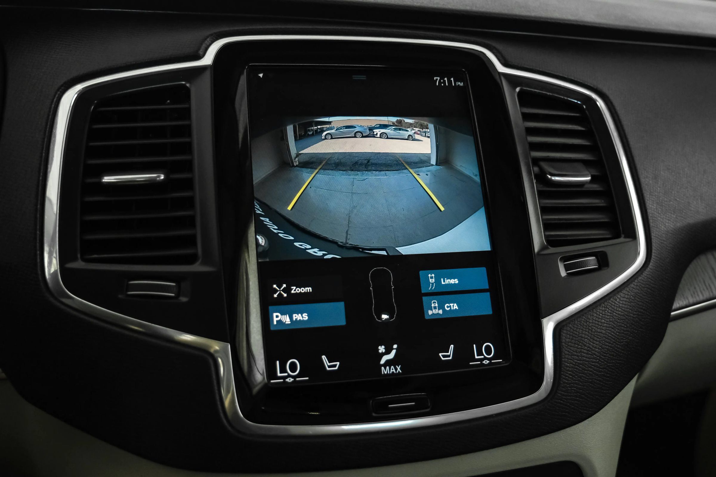Used 2020 Volvo XC90 T5 Momentum w/ Protection Package Premier FWD image 19