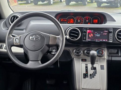 Used 2015 Scion xB image 10