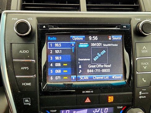 Used 2017 Toyota Camry XLE image 17