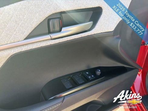 Used 2025 Toyota Camry XLE FWD image 17