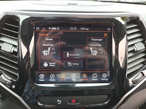 Used 2019 Jeep Cherokee Limited AWD/4WD image 7