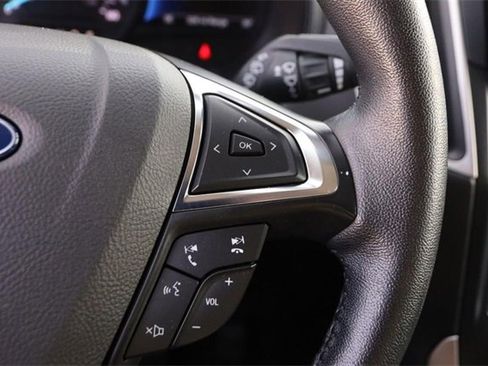 Certified 2024 Ford Edge SEL image 12