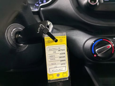 Used 2022 Kia Soul LX image 27