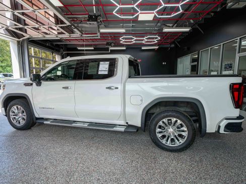 Used 2021 GMC Sierra 1500 Denali w/ Driver Alert Package II AWD/4WD image 2